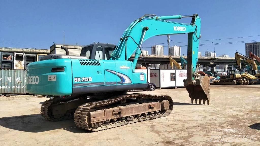 Kobelco SK 250-8 Bagri goseničarji