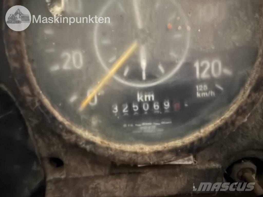 Scania LS 76 kranbil Tovornjaki z žerjavom