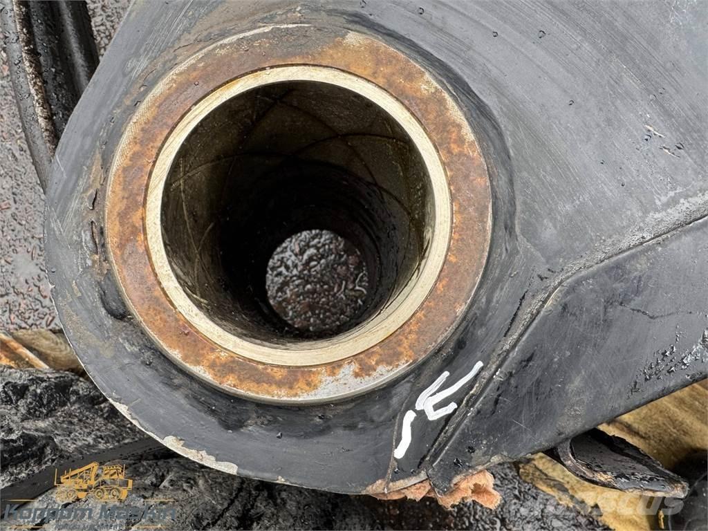 Komatsu 165F Žerjavi za debla