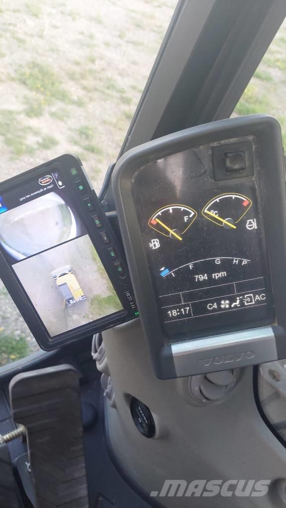 Volvo EC 220 DL Bagri goseničarji