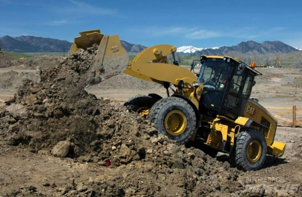 CAT 938 UTHYRES Kolesni nakladalci