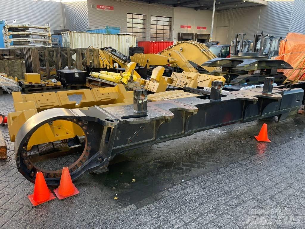 CAT 390 F L Podvozje in vzmetenje