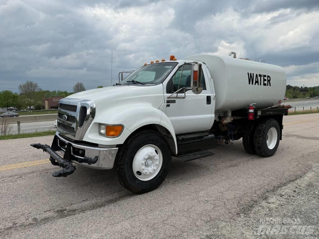 Ford F 650 Tovornjaki za vodo