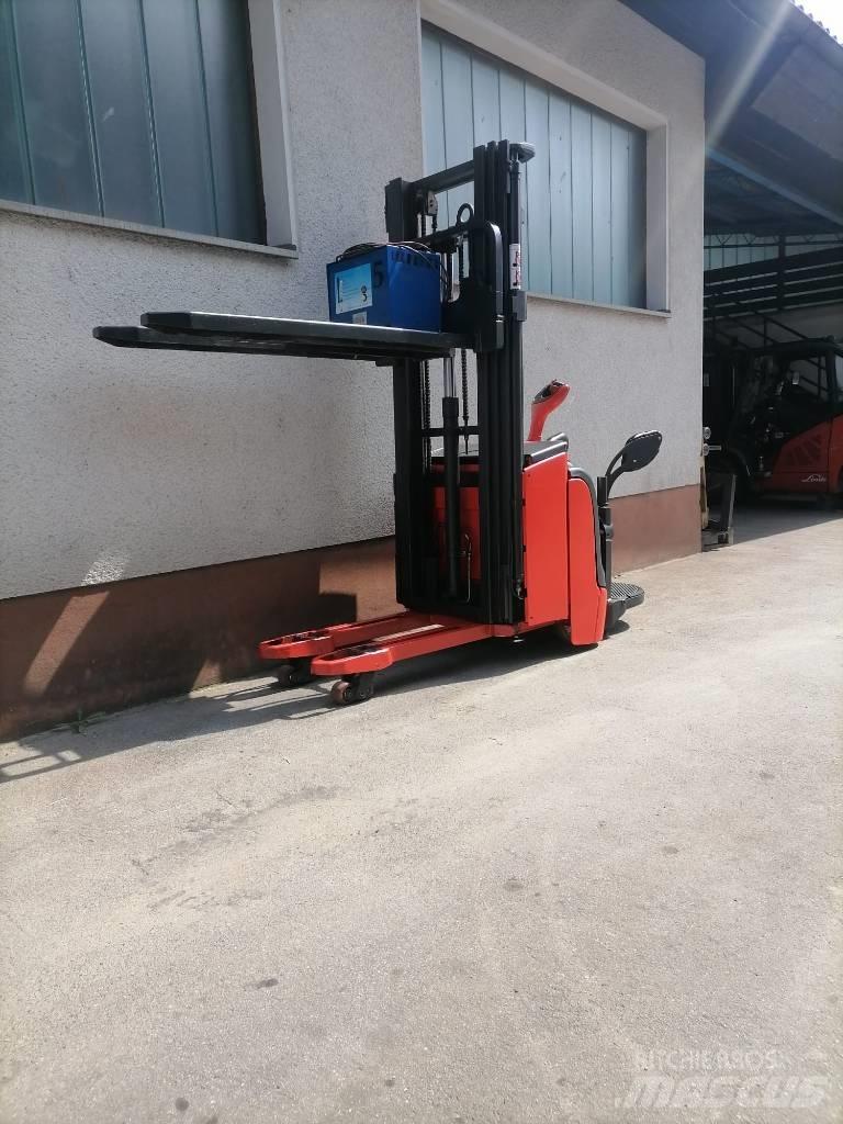 Linde L16i-AP-372 Električni nizko dvižni viličar s stojiščem