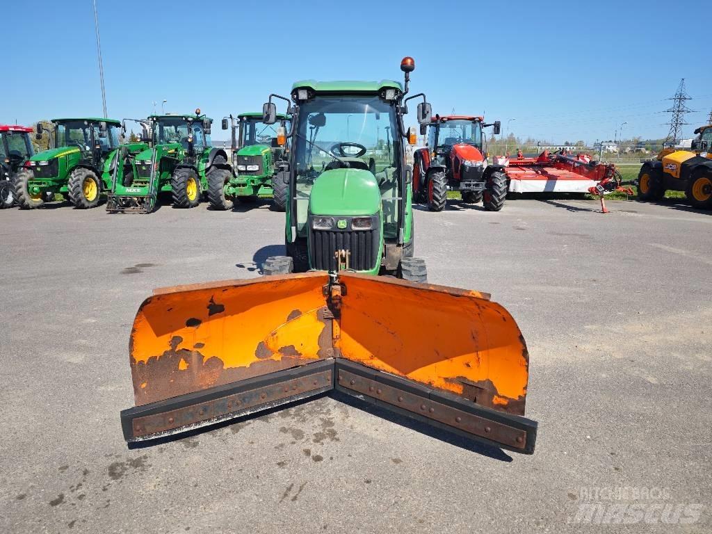 John Deere 3720 Manjši traktorji