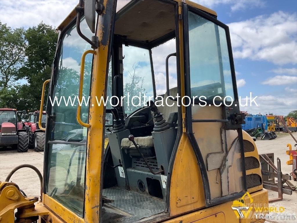 New Holland EC45 Mini bagri <7t