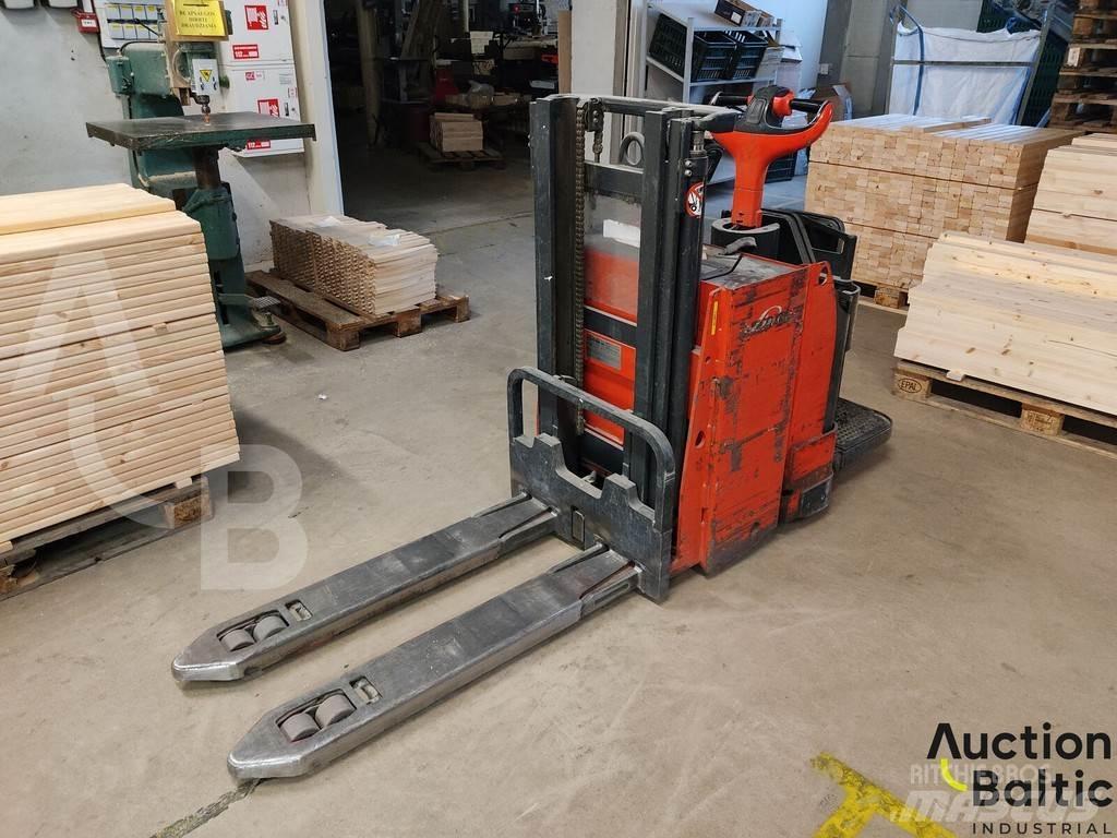 Linde L12 L Ročni električni viličar