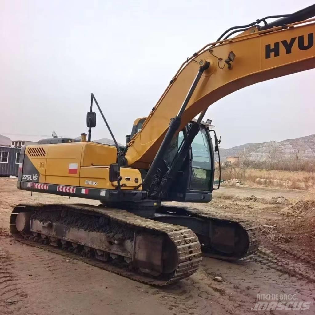 Hyundai R225LVS Bagri na kolesih