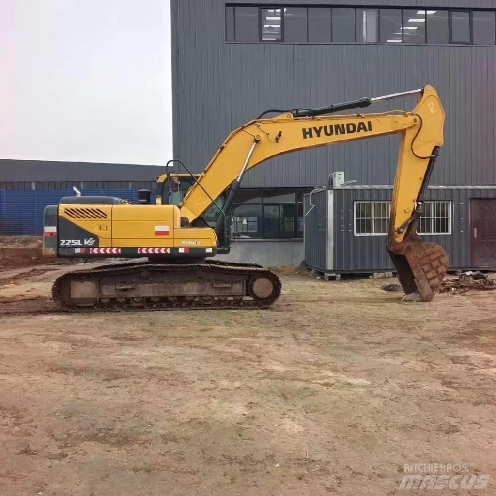 Hyundai R225LVS Bagri na kolesih