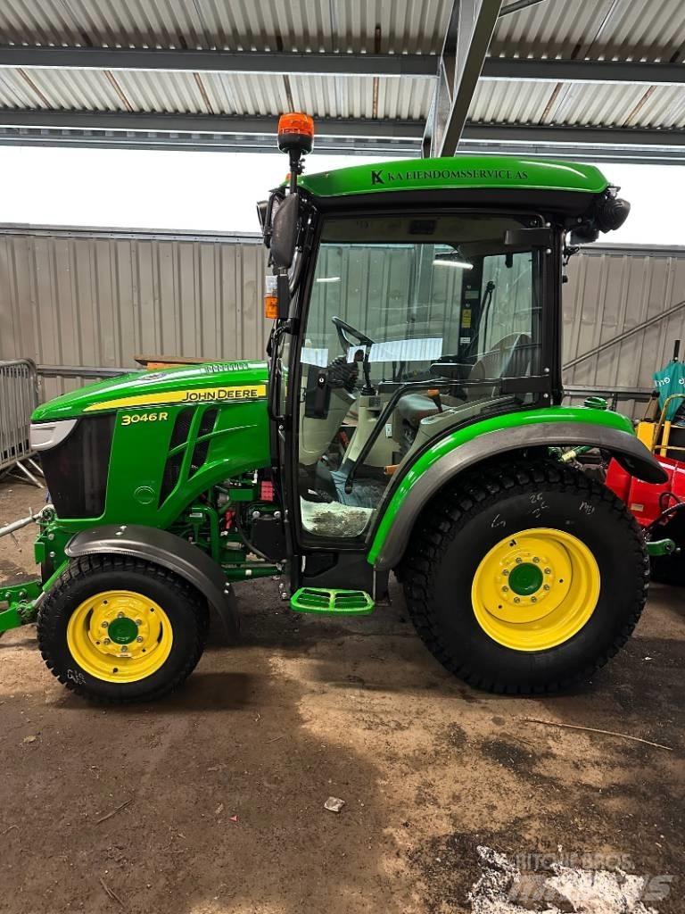 John Deere 3046 R Traktorji