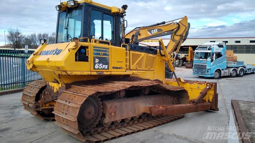 Komatsu D65PX-18 Buldožerji goseničarji