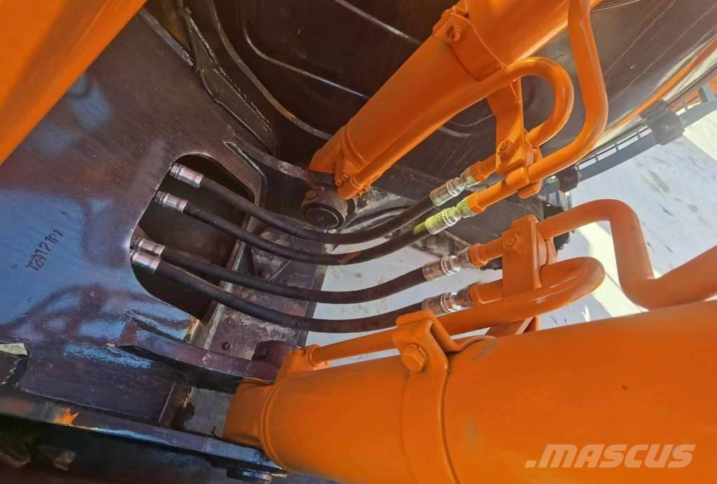 Hitachi ZX 120 Bagri goseničarji