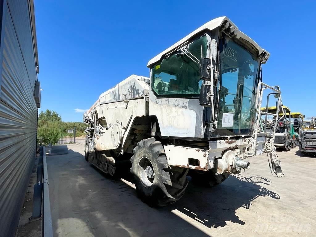 Wirtgen WR 240I Stroji za recikliranje asfalta