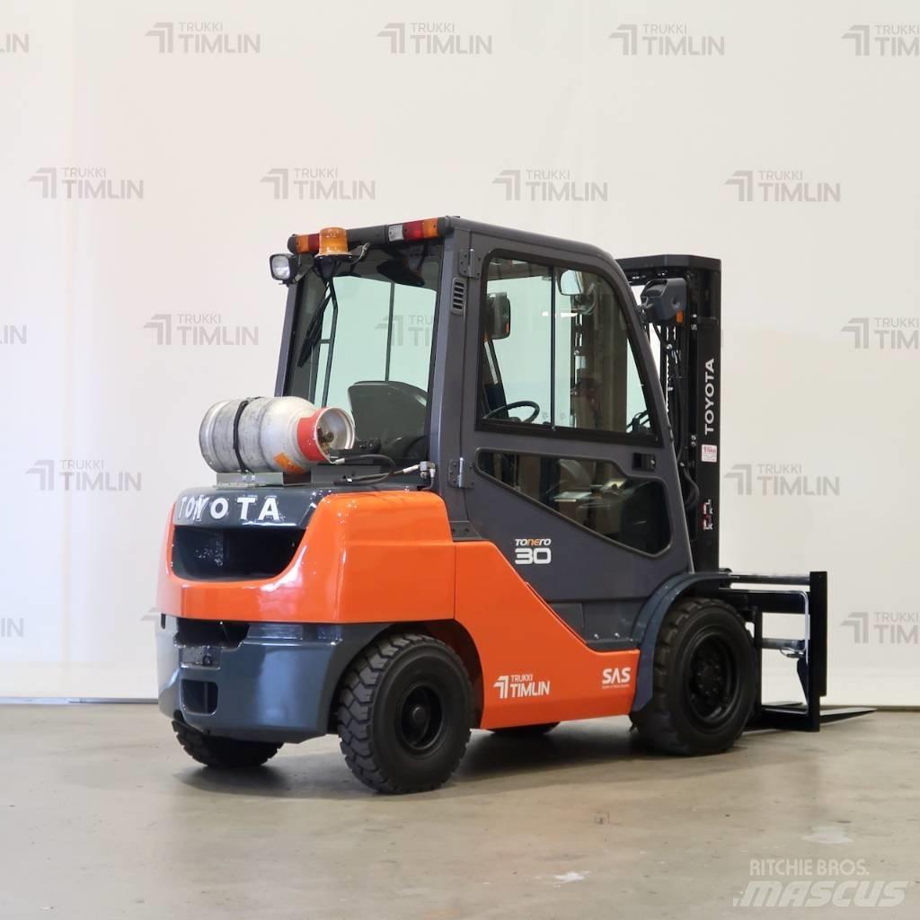 Toyota 02-8FGF30 Plinski viličarji
