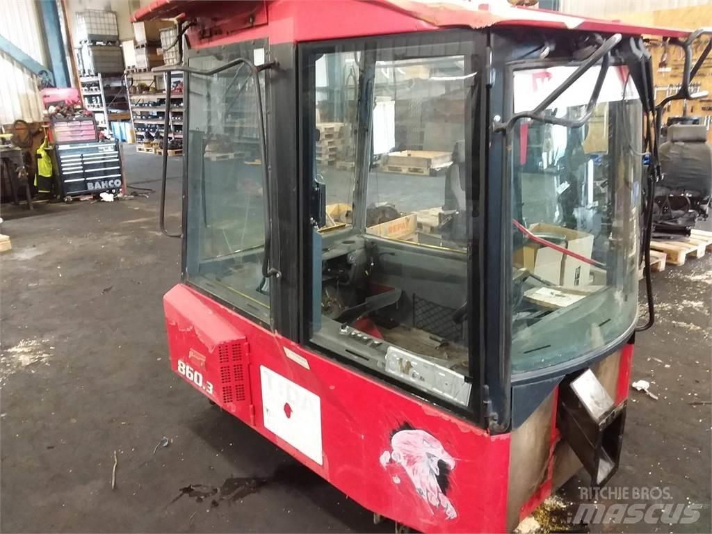 Valmet 860.3 Kabine in notranjost