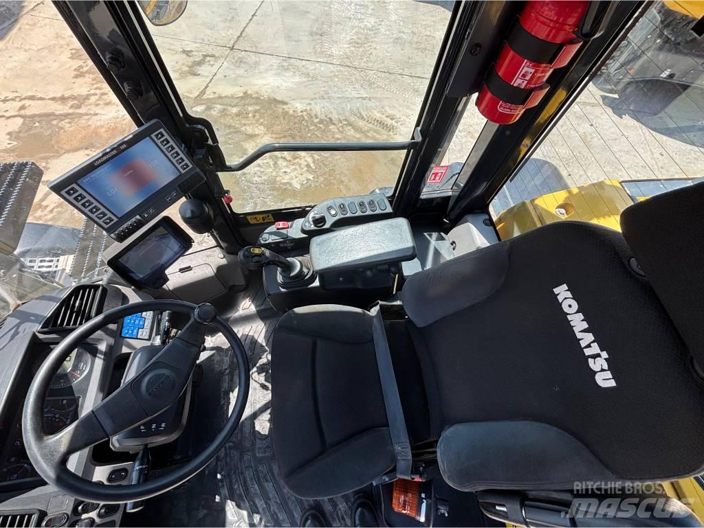 Komatsu WA270-8E0 Kolesni nakladalci