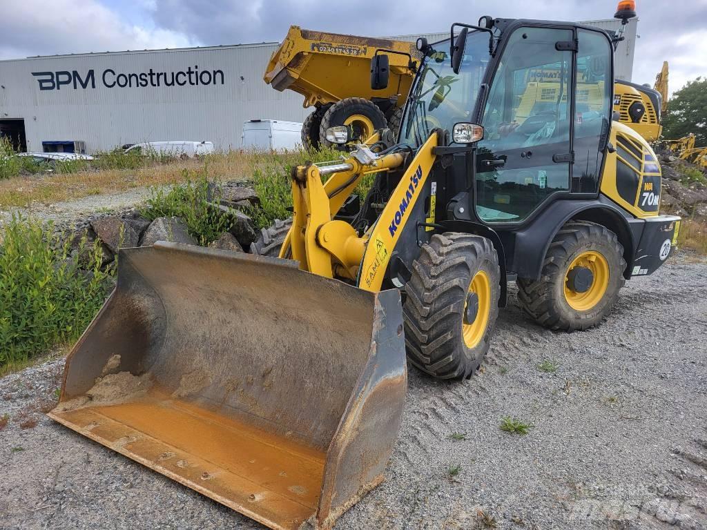 Komatsu WA70M-8 Kolesni nakladalci