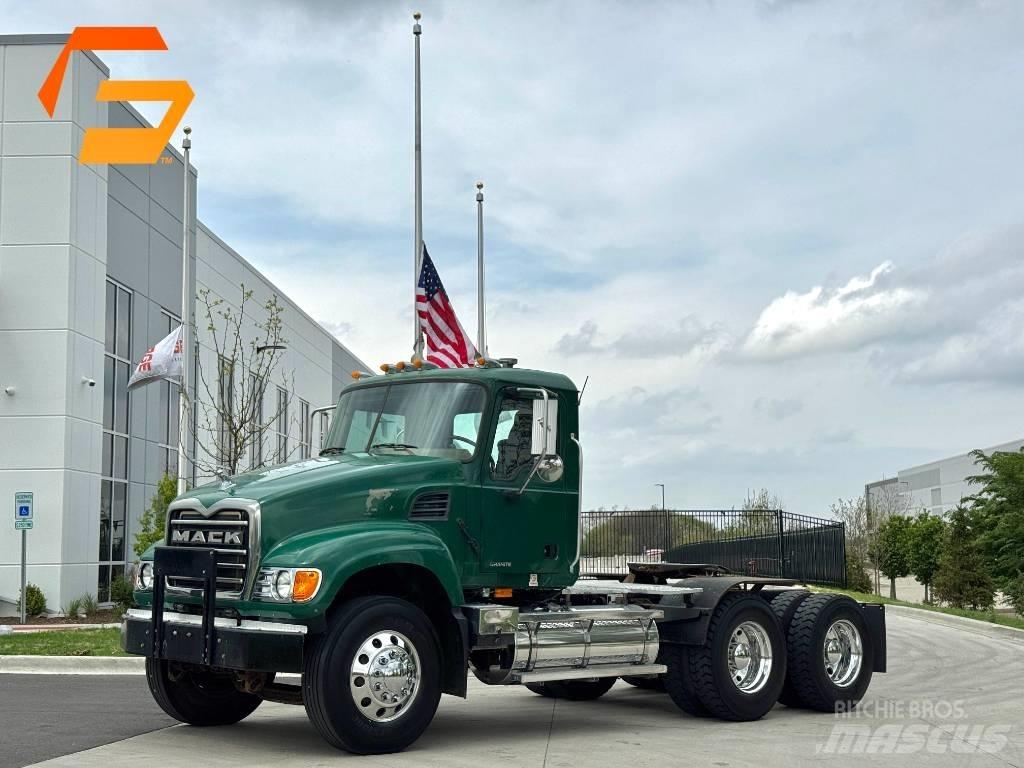 Mack Granite CV713 Vlačilci