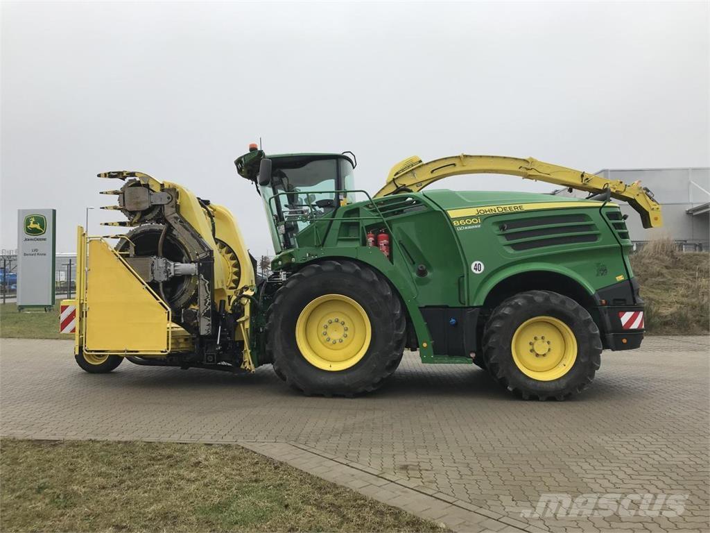 John Deere 8600 Stroji za krmo na lastni pogon