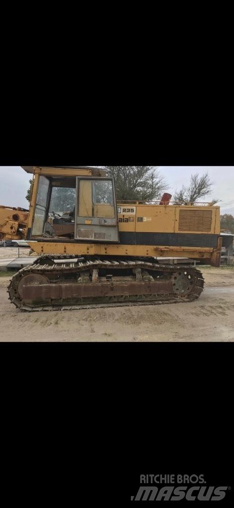 CAT 235 Bagri goseničarji