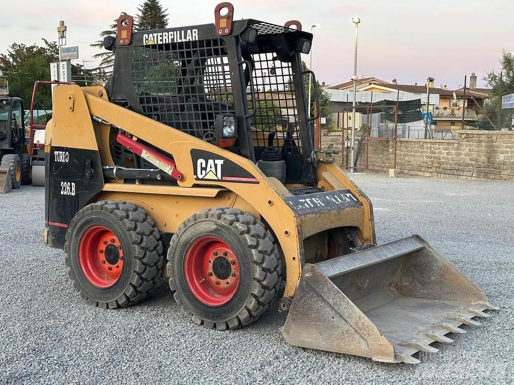 CAT 226BHF Mini nakladalci