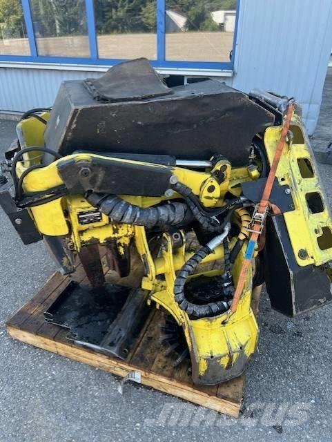 John Deere H414 Harvesterji