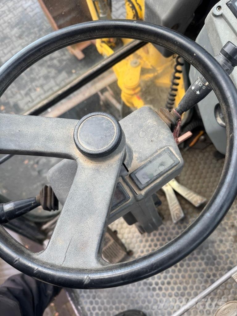 Kramer-allrad 812 Midi bagri 7t – 12t