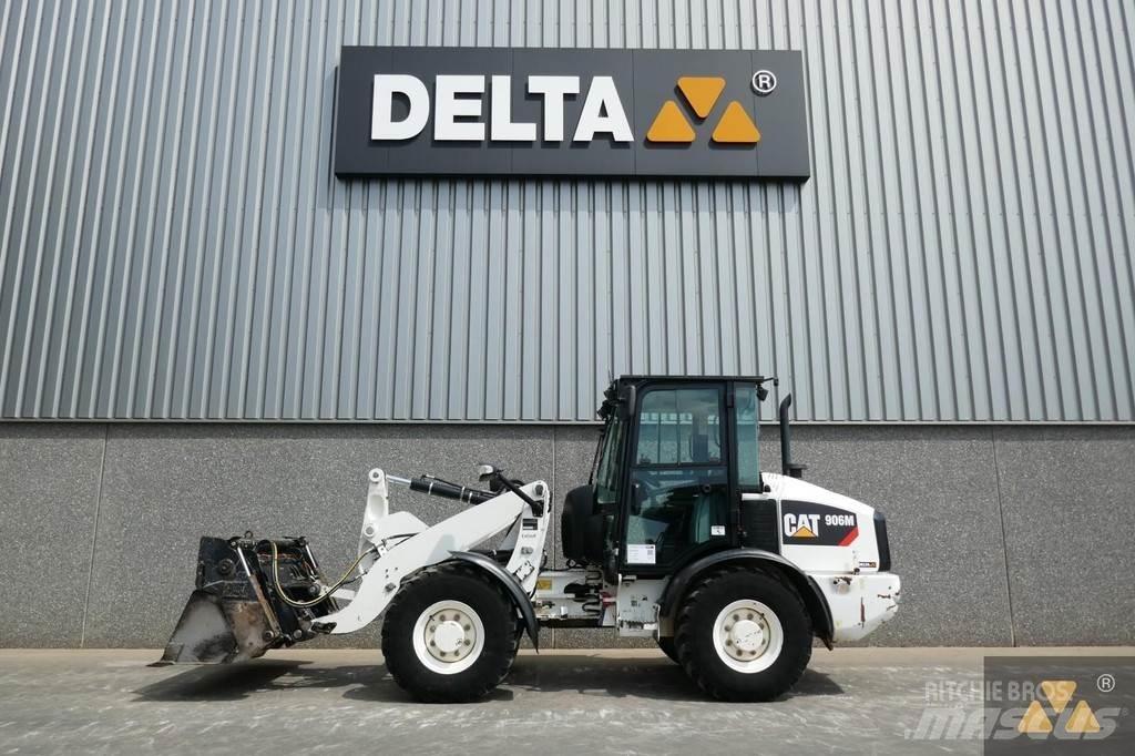 CAT 906M Kolesni nakladalci