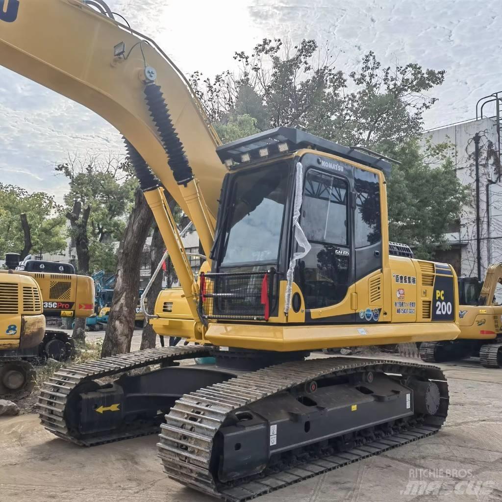 Komatsu PC 200 Bagri goseničarji