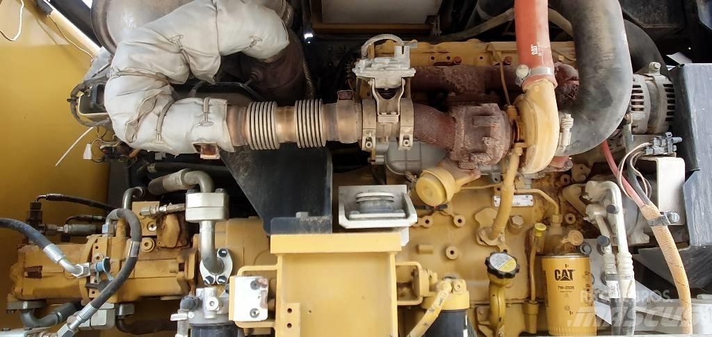 CAT M316F Bagri na kolesih
