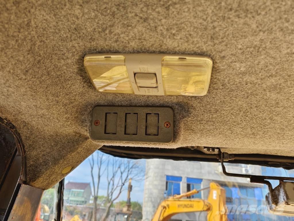 Komatsu WA 500-3 Kolesni nakladalci