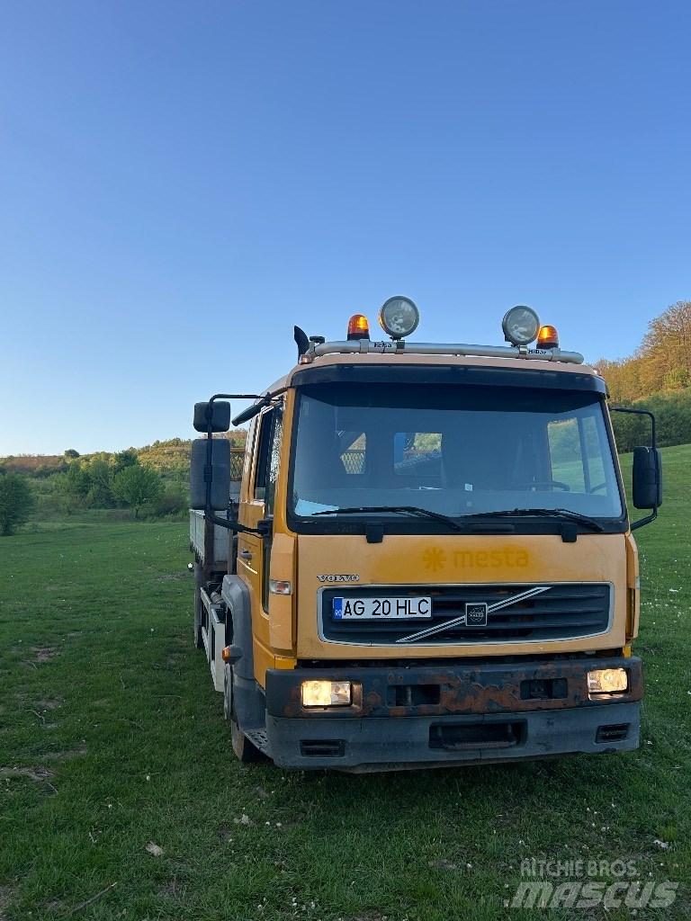 Volvo FL 6 Tovornjaki z žerjavom