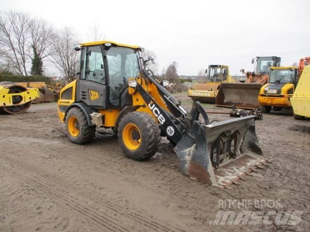 JCB 407 409 Kolesni nakladalci