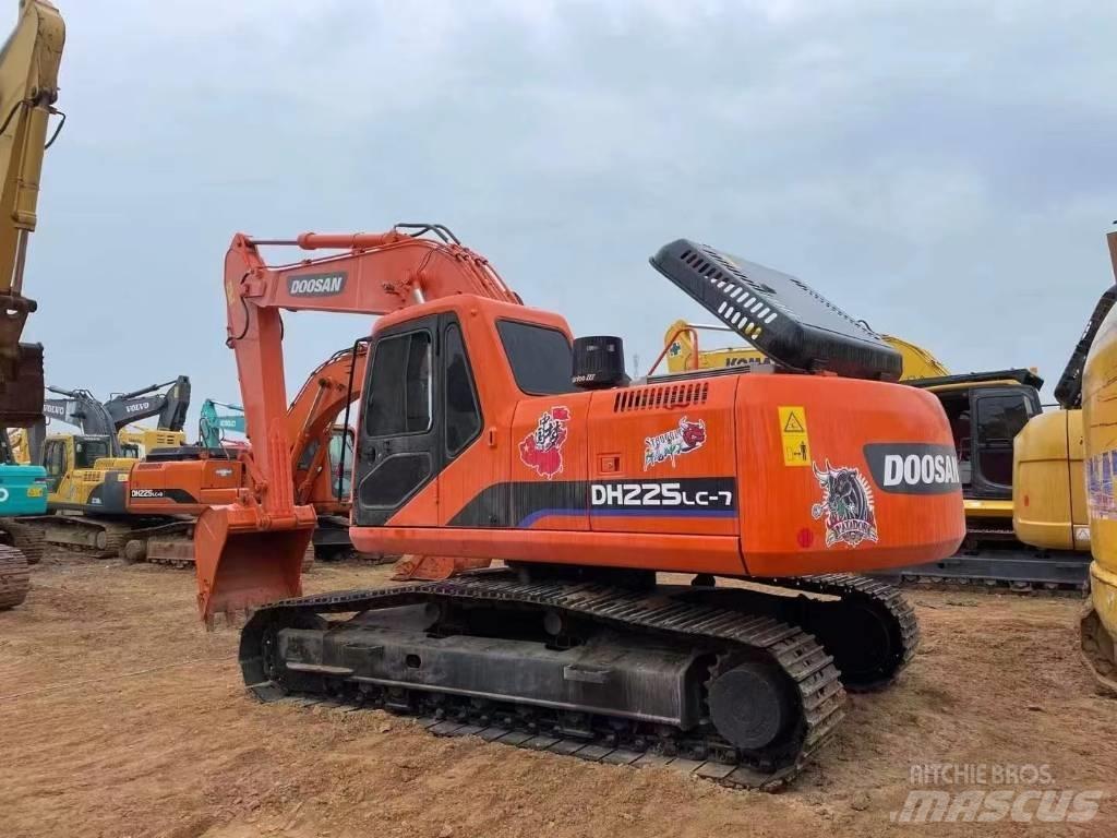 Doosan 225-7 Bagri goseničarji