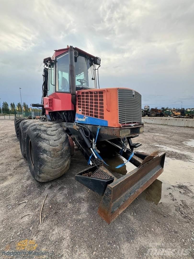 Valmet 890.2 Forwarderji