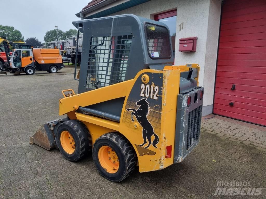 Mustang 2012 Skid steer mini nakladalci