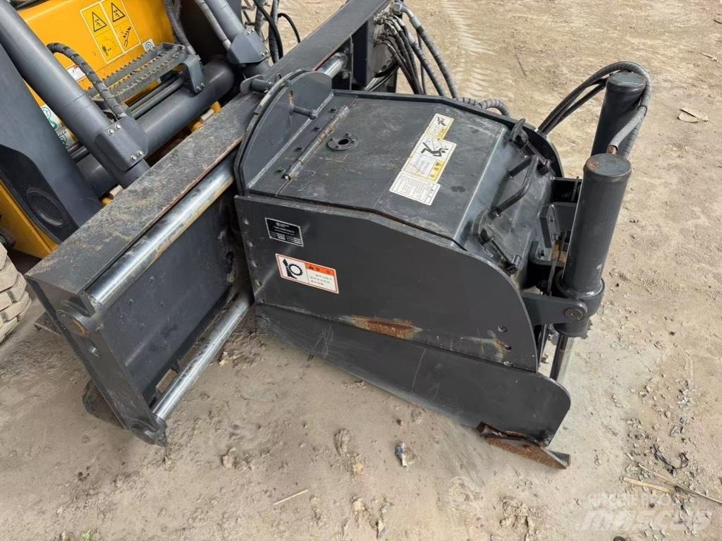 LiuGong 385 B Skid steer mini nakladalci