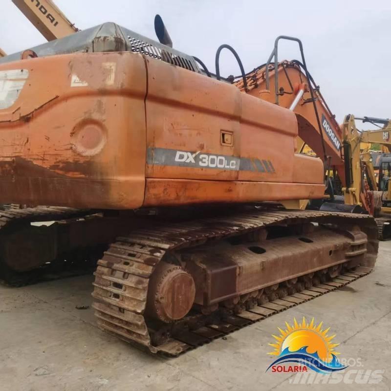 Doosan DX 300 LC Bagri goseničarji