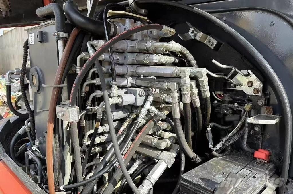 Kubota 163 Bagri goseničarji