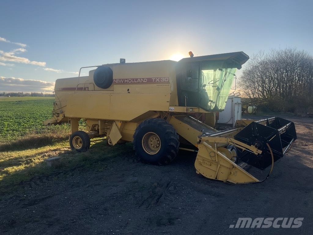 New Holland TX 30 Kombajni