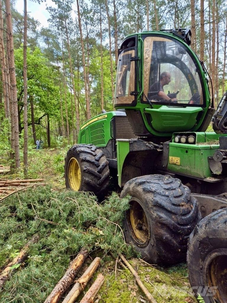 John Deere 1170 E Harvesterji