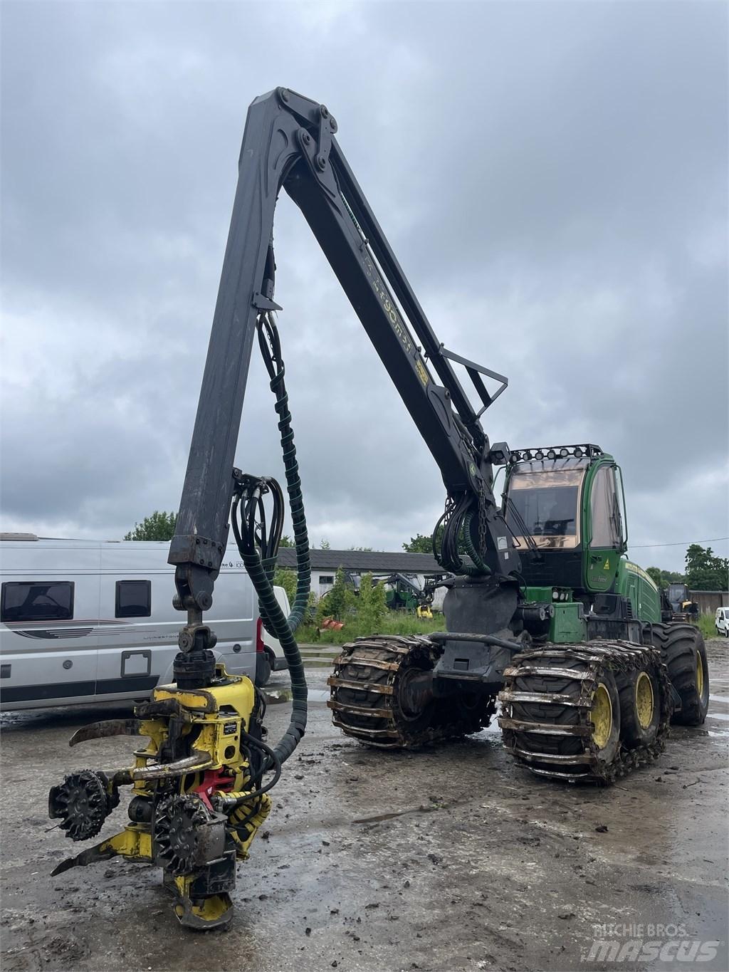 John Deere 1070 G Harvesterji
