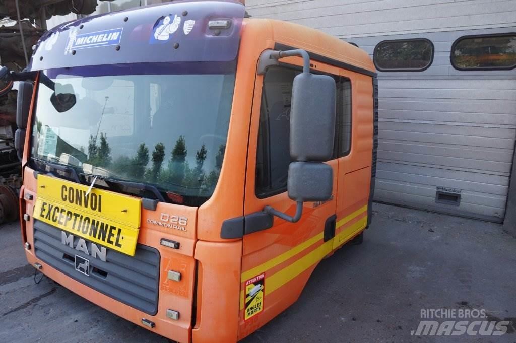MAN F99L34 TGA Kabine in notranjost