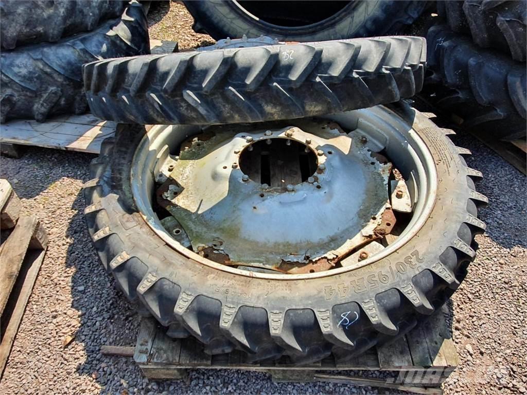 BKT 230/95R44 x2 Gume, kolesa in platišča