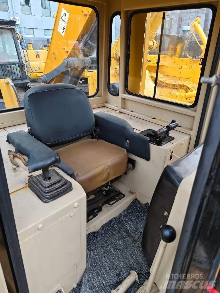 CAT D 5 M Buldožerji goseničarji
