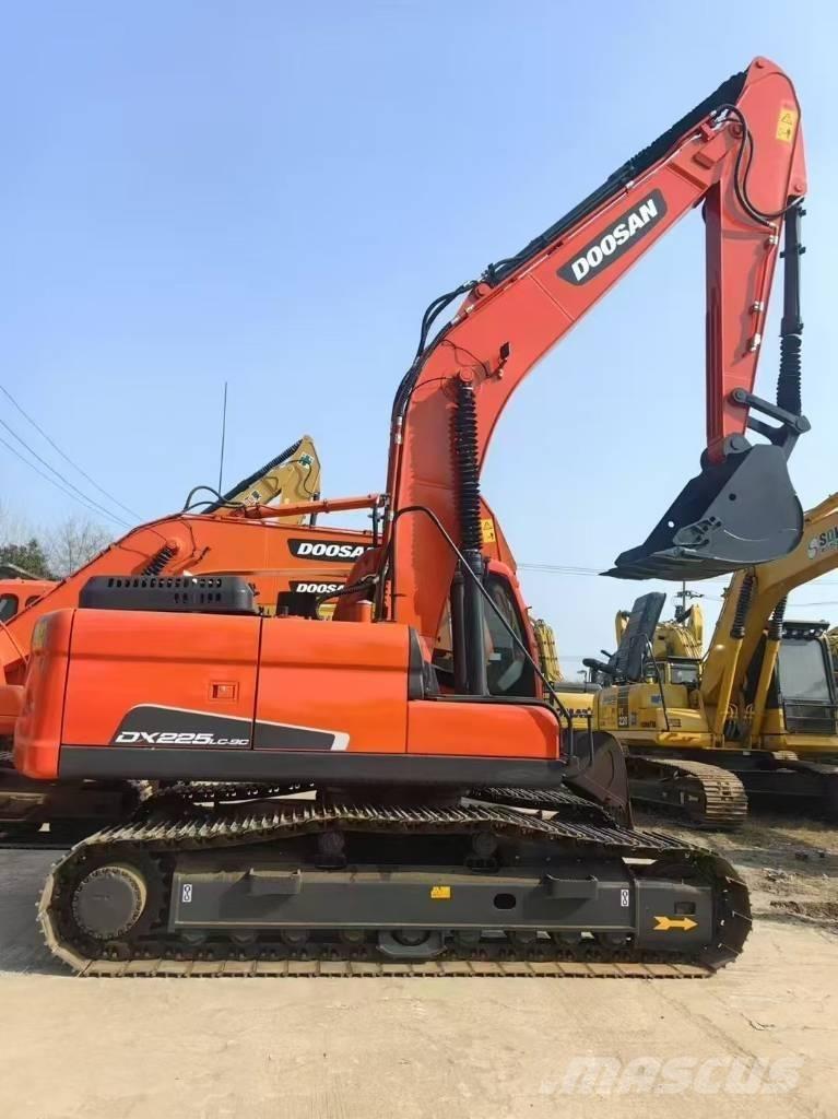 Doosan DX 225 LC Bagri goseničarji