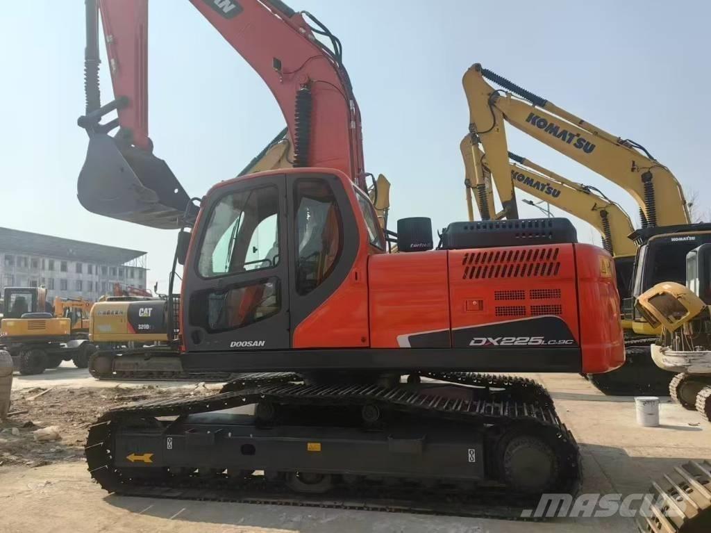 Doosan DX 225 LC Bagri goseničarji