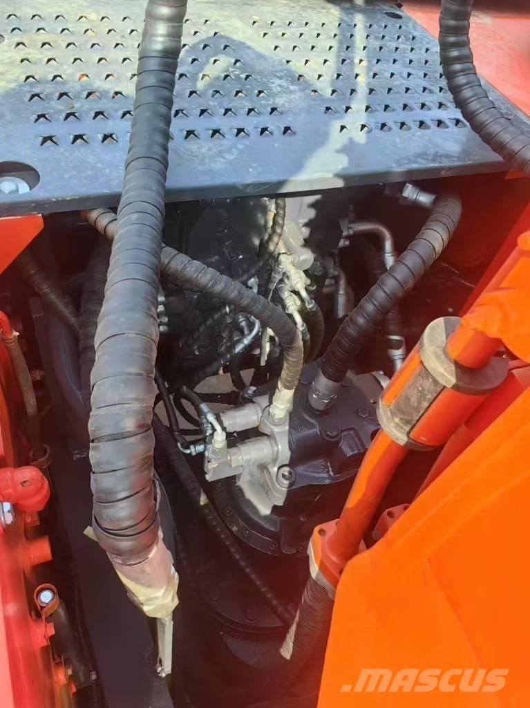 Doosan DX 225 LC Bagri goseničarji