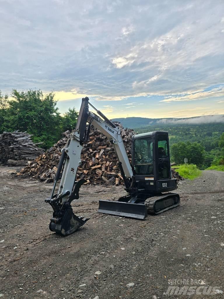 Bobcat E 32 Mini bagri <7t