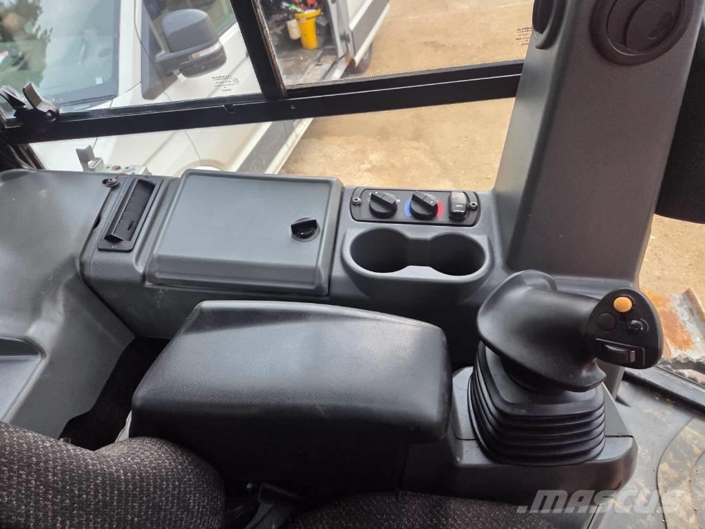 CAT D 5 K 2 LGP Buldožerji goseničarji